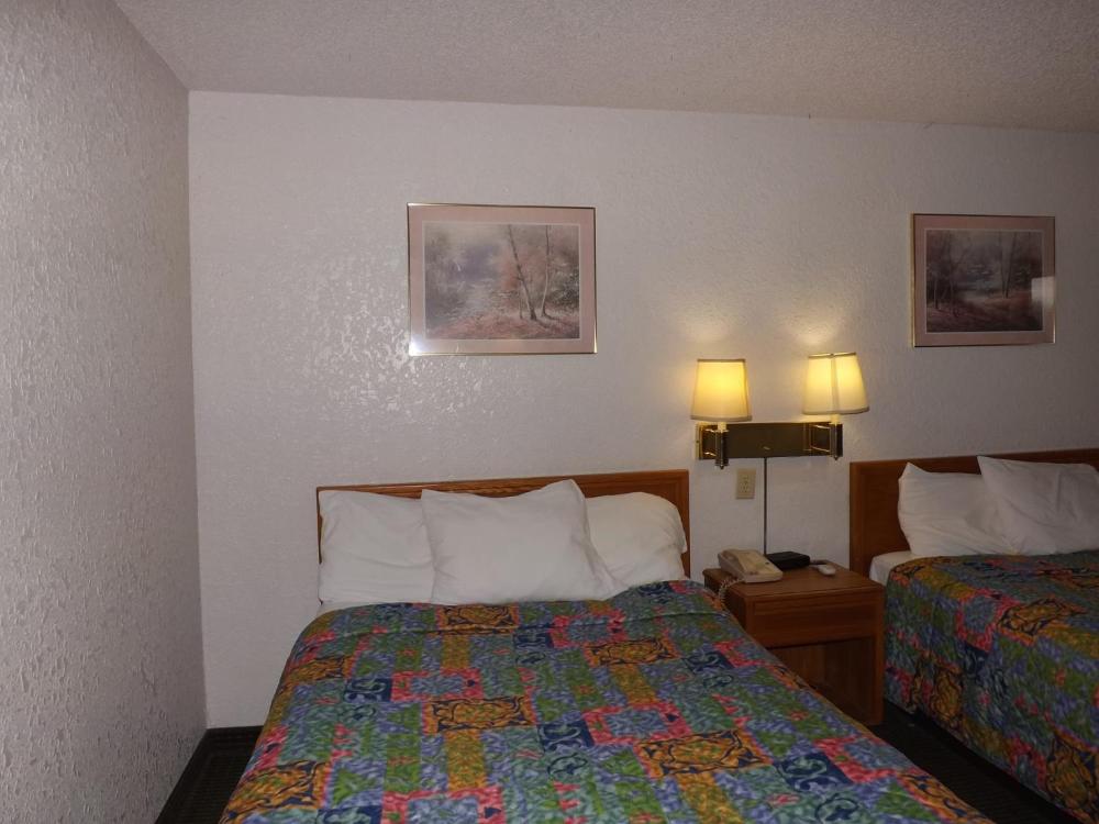 Double Room with Two Double Beds - Smoking interior